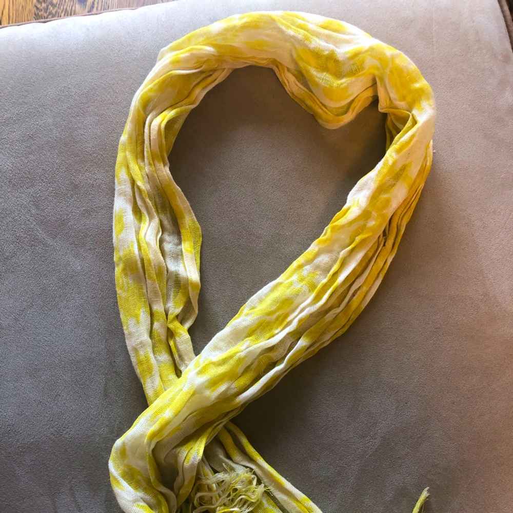 Yellow/white scarf